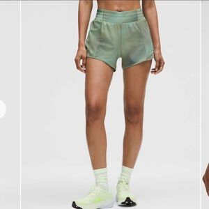 Lululemon Hotty Hot running Shorts, NWT, size 8, high rise, Chroma Drift Green